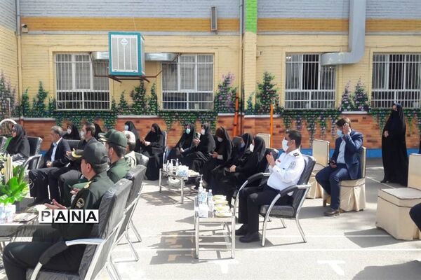 همایش سپاس معلم در دبیرستان تشکیلاتی فرهنگیان ناحیه۶ مشهد