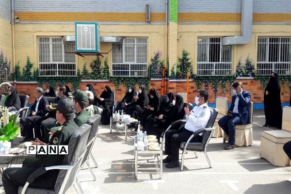 همایش سپاس معلم در دبیرستان تشکیلاتی فرهنگیان ناحیه۶ مشهد