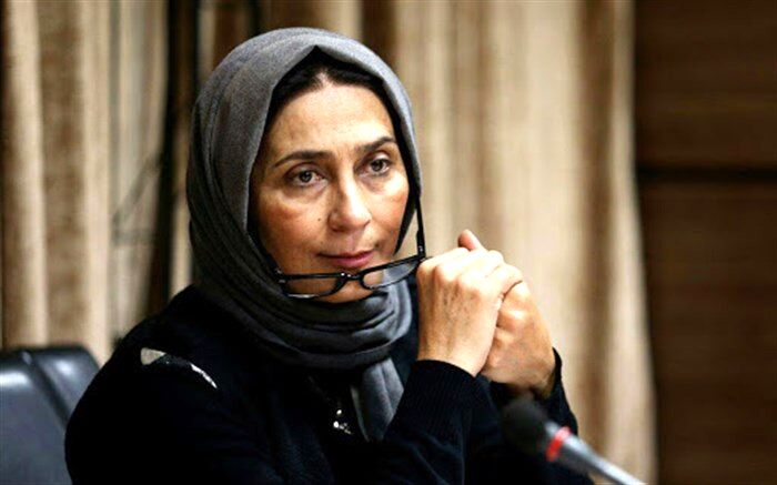 معلمان با شرکت در جشنواره معلمان هنرمند، هنر را به کلاس درس ببرند