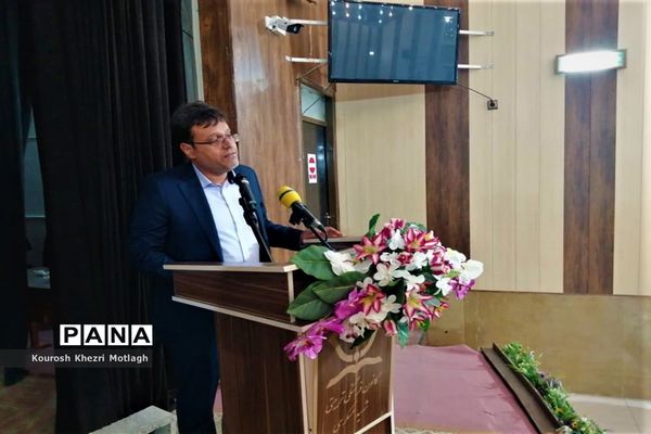 مراسم سپاس مربی و تجلیل از معلمان نمونه شهرستان کازرون