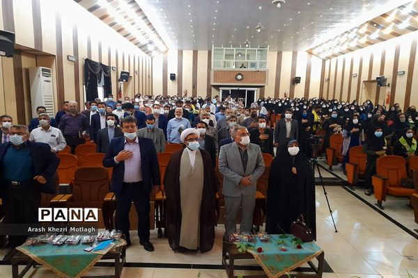 مراسم سپاس مربی و تجلیل از معلمان نمونه شهرستان کازرون