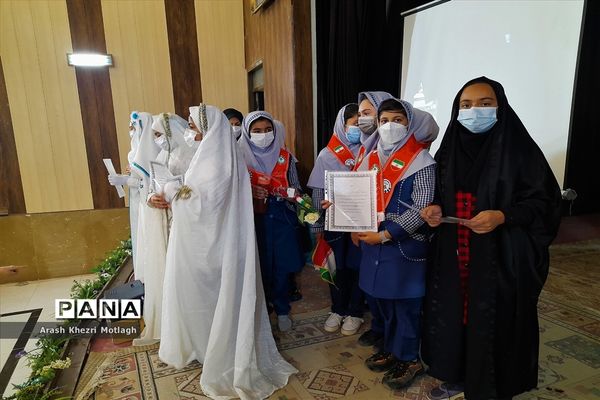 مراسم سپاس مربی و تجلیل از معلمان نمونه شهرستان کازرون