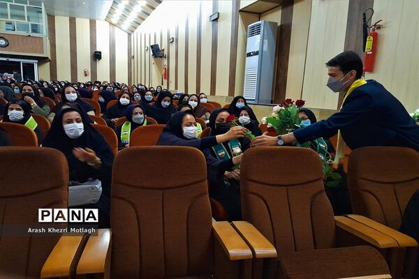 مراسم سپاس مربی و تجلیل از معلمان نمونه شهرستان کازرون