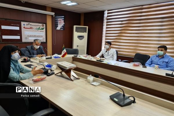 تجلیل از مراقبان سلامت منطقه ۱۳ در هفته سلامت