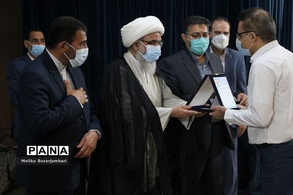 همایش تجلیل از معلمان نمونه استان بوشهر