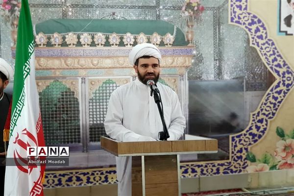 آئین غبارروبی و عطر افشانی ضریح امامزاده سید حمزه (ع)