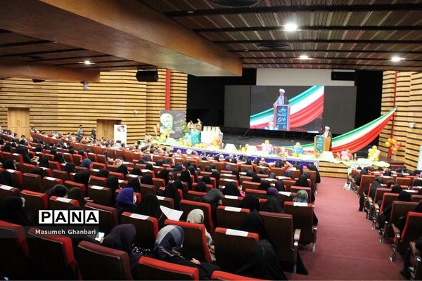 مراسم تجلیل از فرهنگیان ناحیه یک و دو شهرری