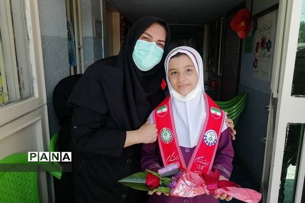 جشن سپاس معلم در دبستان حضرت زهرا(س) رودهن