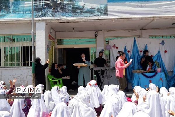 جشن سپاس معلم در دبستان حضرت زهرا(س) رودهن