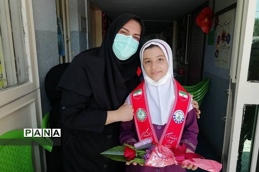 جشن سپاس معلم در دبستان حضرت زهرا(س) رودهن