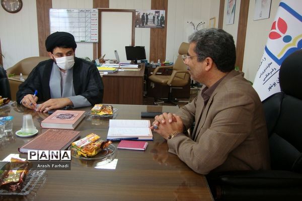 جلسه هم‌اندیشی با مشاورین مدیر کل آموزش و پرورش استان بوشهر در امور روحانیت