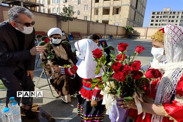 مراسم سپاس معلم در دبستان دخترانه سعادت شهرستان قدس
