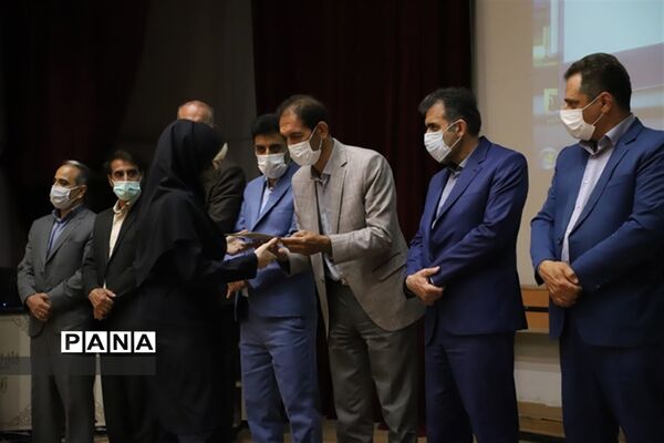 آیین تجلیل از برگزیدگان جشنواره سفیران سلامت