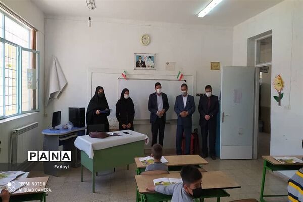 تقدیر از معلمان مدرسه طالقانی اردستان