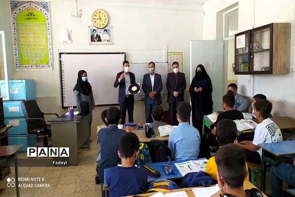 تقدیر از معلمان مدرسه طالقانی اردستان