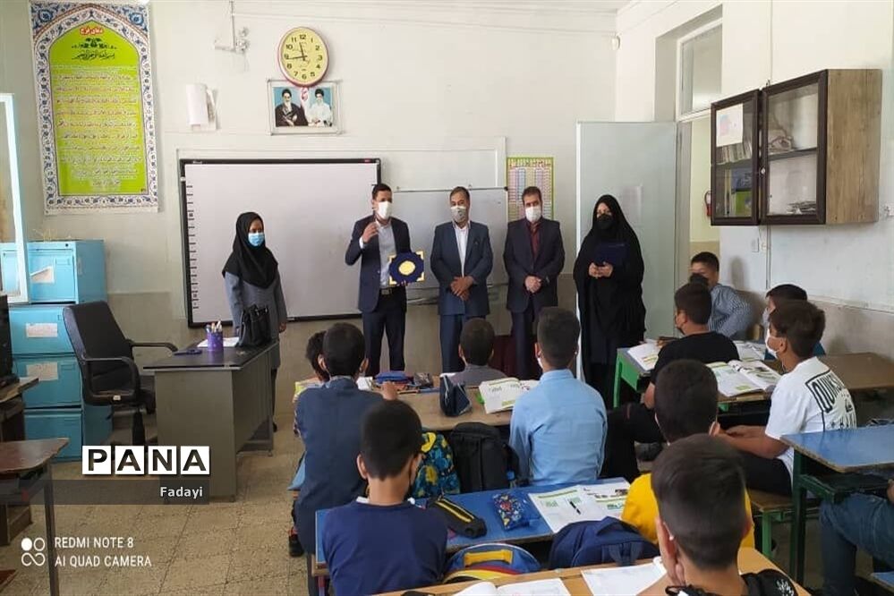 تقدیر از معلمان مدرسه طالقانی اردستان