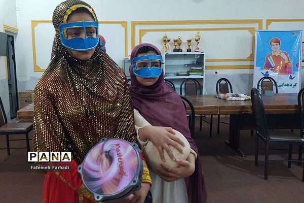 پاتوق سرود در میناب به‌مناسبت هفته گرامیداشت معلم