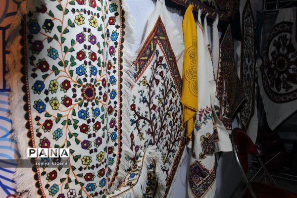 نمایشگاه صنایع‌دستی و سوغات استان‌ها در ساری