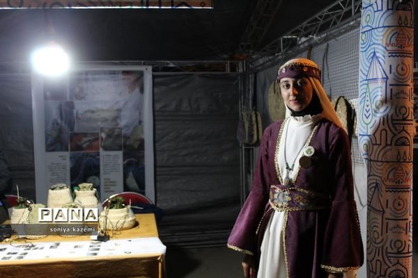 نمایشگاه صنایع‌دستی و سوغات استان‌ها در ساری