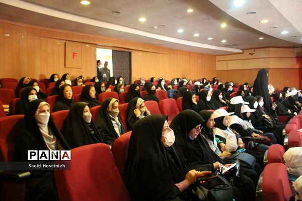 مراسم اختتامیه ششمین جشنواره سفیران سلامت در قم