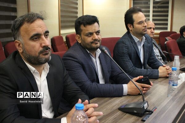 آیین تجلیل از فرهنگیان برگزیده جلوه‌های ویژه معلمی استان قم