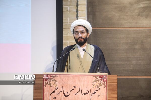 مراسم تکریم از معلمان سازمان پژوهش و برنامه‌ریزی آموزشی