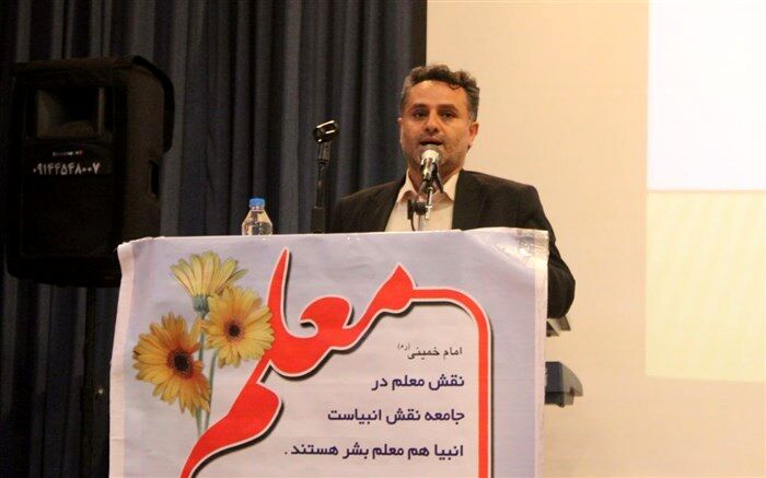 عوارض خانه‌نشینی اجباری دانش‌آموزان باید جبران شود