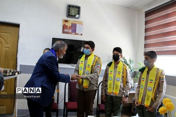 تجلیل از دانش‌آموزان پیشتاز مدرسه شهید آل نبی