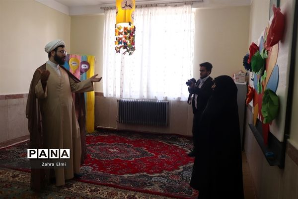 تجلیل از دانش‌آموزان نمونه دینی و اخلاقی توسط ستاد امر به معروف و نهی از منکر