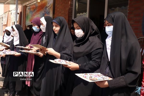 تجلیل از دانش‌آموزان نمونه دینی و اخلاقی توسط ستاد امر به معروف و نهی از منکر