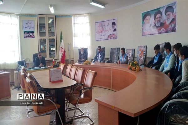 اولین نشست هیأت رئیسه یازدهمین دوره مجلس دانش‌آموزی شهرستان چرداول
