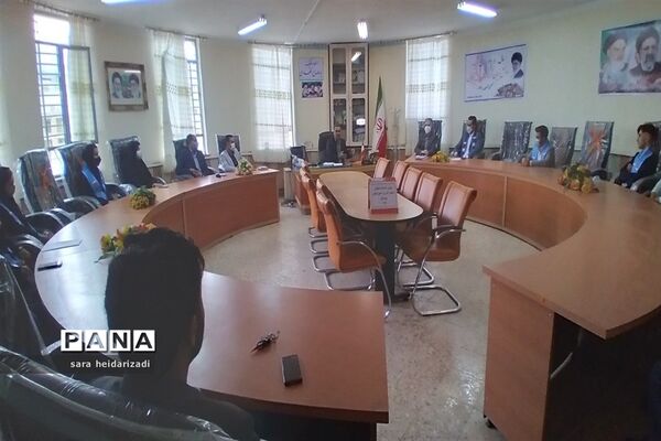 اولین نشست هیأت رئیسه یازدهمین دوره مجلس دانش‌آموزی شهرستان چرداول