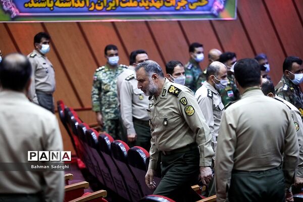 رونمایی از تازه‌‌های نشر نیروی زمینی ارتش با موضوع مطالعات رزم