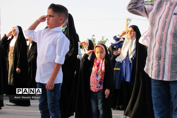 اجرای سرود  ۸۰۰ نفری «سلام فرمانده» در جهرم