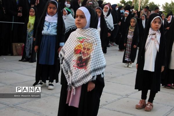 اجرای سرود  ۸۰۰ نفری «سلام فرمانده» در جهرم