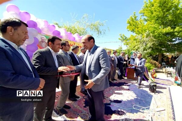 تجلیل از معلمان و دانش‌آموزان برتر دبیرستان دخترانه نمونه الزهرا یاسوج