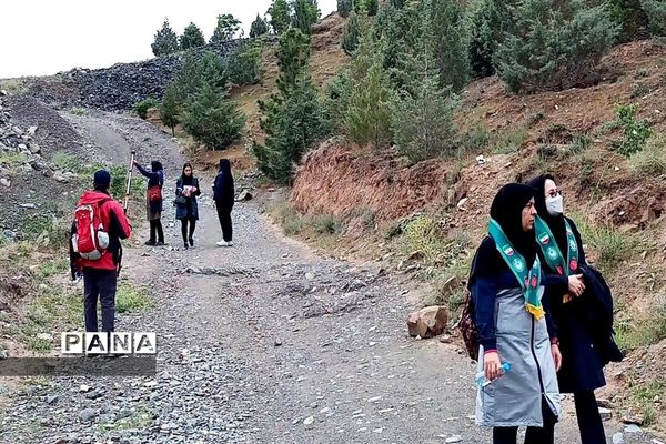 همایش کوهپیمایی مربیان پیشتاز سازمان دانش‌آموزی ناحیه۶ مشهد مقدس