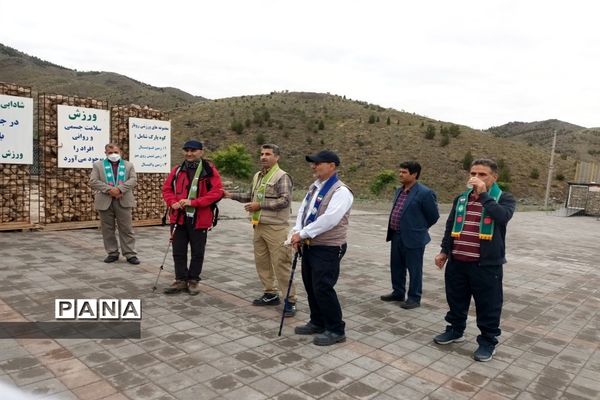 همایش کوهپیمایی مربیان پیشتاز سازمان دانش‌آموزی ناحیه۶ مشهد مقدس