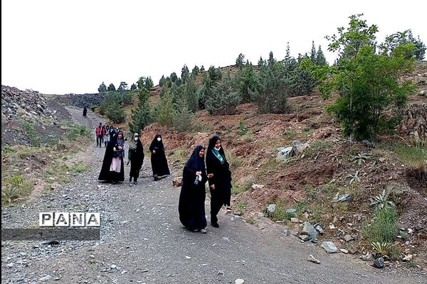 همایش کوهپیمایی مربیان پیشتاز سازمان دانش‌آموزی ناحیه۶ مشهد مقدس