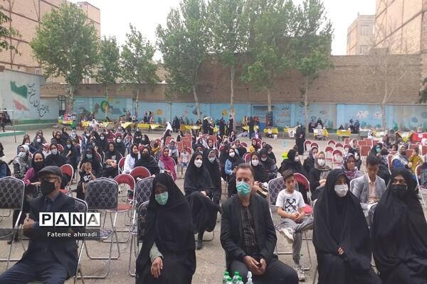 بازارچه موقت دست‌سازه‌های اولیای کارآفرین در پاکدشت