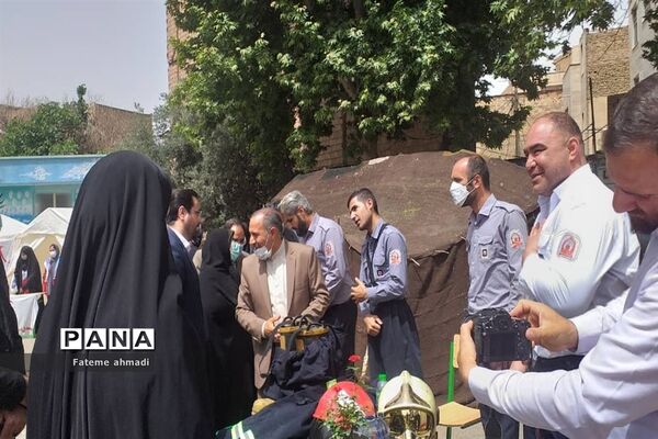 بازارچه موقت دست‌سازه‌های اولیای کارآفرین در پاکدشت