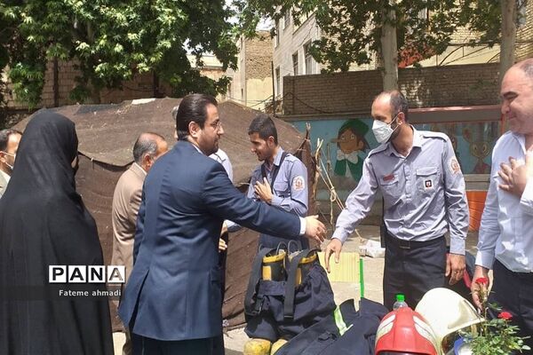 بازارچه موقت دست‌سازه‌های اولیای کارآفرین در پاکدشت