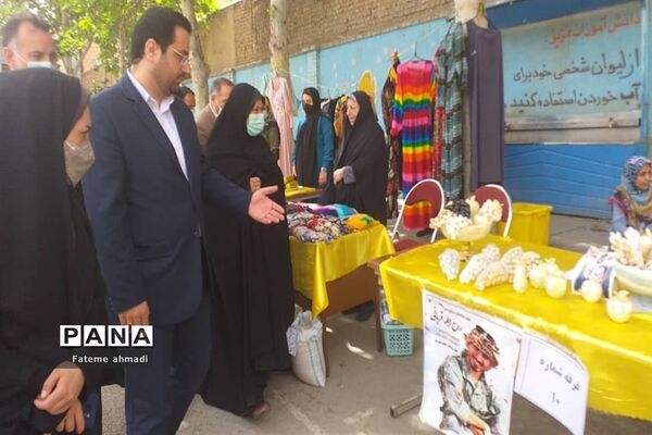 بازارچه موقت دست‌سازه‌های اولیای کارآفرین در پاکدشت
