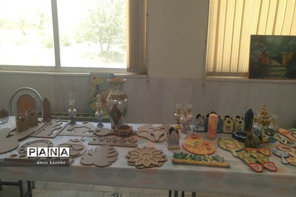 برپایی نمایشگاه دست‌سازه‌های مدارس تمدن‌سازان در داراب
