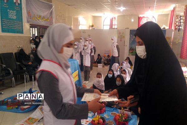 برپایی نمایشگاه هفته سلامت در دبستان مصلح داراب