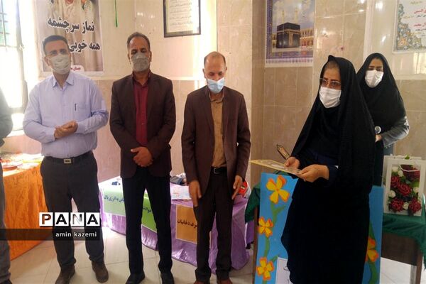برپایی نمایشگاه هفته سلامت در دبستان مصلح داراب