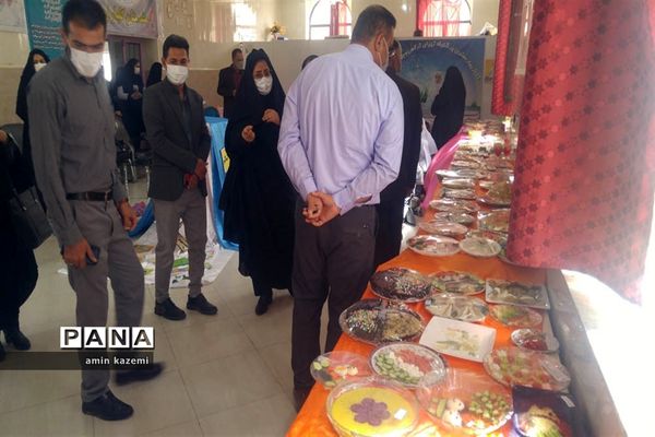 برپایی نمایشگاه هفته سلامت در دبستان مصلح داراب