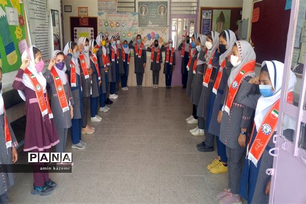 برپایی نمایشگاه هفته سلامت در دبستان مصلح داراب