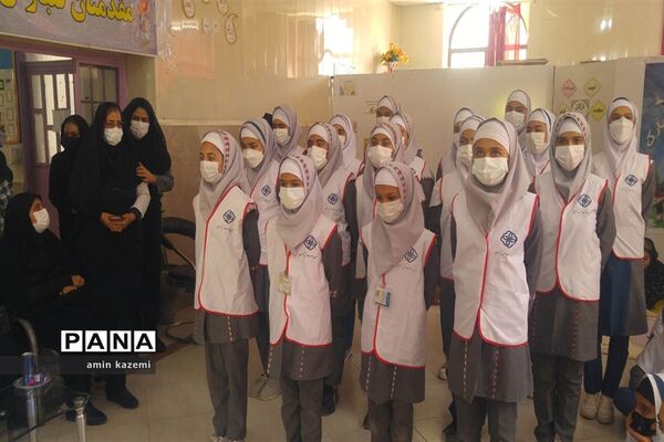 برپایی نمایشگاه هفته سلامت در دبستان مصلح داراب