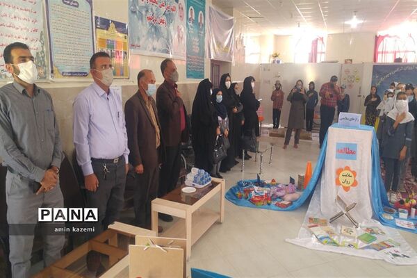 برپایی نمایشگاه هفته سلامت در دبستان مصلح داراب